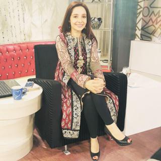 Juggun Kazim feet photo thumbnail