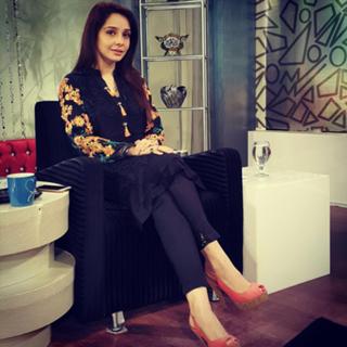 Juggun Kazim feet photo thumbnail
