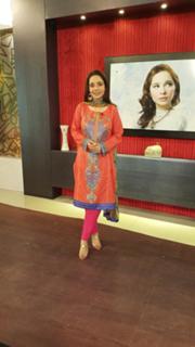 Juggun Kazim feet photo thumbnail