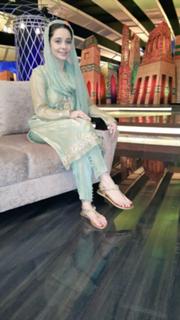 Juggun Kazim feet photo thumbnail