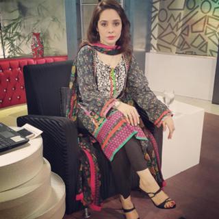 Juggun Kazim feet photo thumbnail