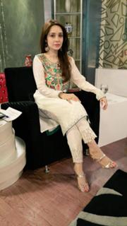 Juggun Kazim feet photo thumbnail