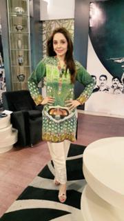 Juggun Kazim feet photo thumbnail