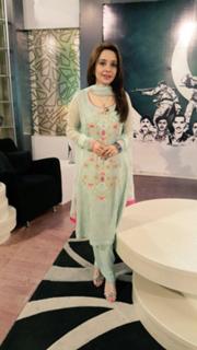 Juggun Kazim feet photo thumbnail