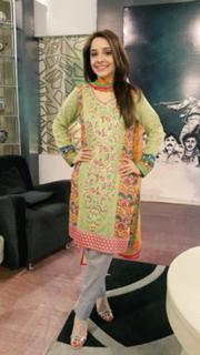 Juggun Kazim feet photo thumbnail