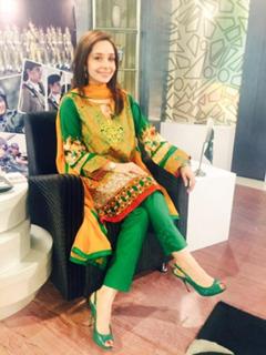 Juggun Kazim feet photo thumbnail