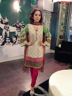 Juggun Kazim feet photo thumbnail