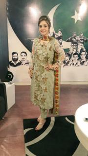 Juggun Kazim feet photo thumbnail