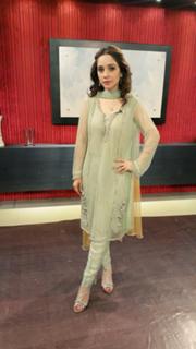 Juggun Kazim feet photo thumbnail