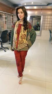 Juggun Kazim feet photo thumbnail