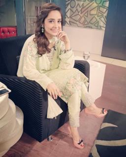 Juggun Kazim feet photo thumbnail