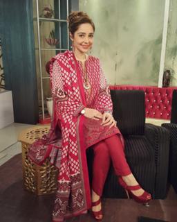 Juggun Kazim feet photo thumbnail