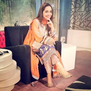 Juggun Kazim feet photo thumbnail