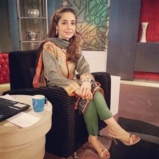 Juggun Kazim feet photo thumbnail