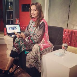 Juggun Kazim feet photo thumbnail