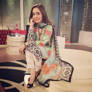 Juggun Kazim feet photo thumbnail