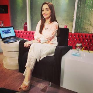 Juggun Kazim feet photo thumbnail