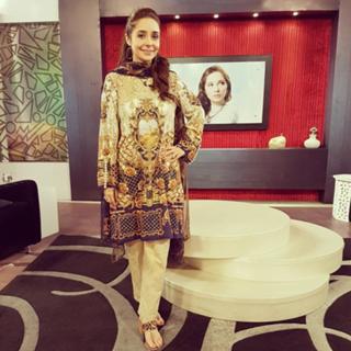 Juggun Kazim feet photo thumbnail