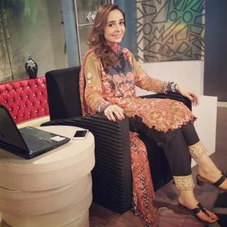 Juggun Kazim feet photo thumbnail