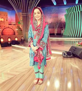 Juggun Kazim feet photo thumbnail