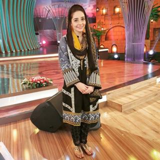 Juggun Kazim feet photo thumbnail