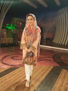 Juggun Kazim feet photo thumbnail