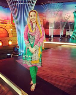 Juggun Kazim feet photo thumbnail