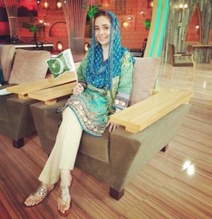 Juggun Kazim feet photo thumbnail