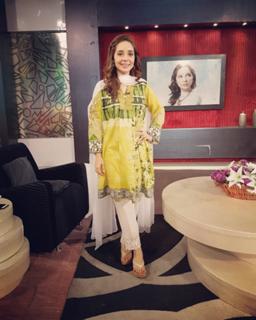 Juggun Kazim feet photo thumbnail