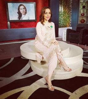 Juggun Kazim feet photo thumbnail