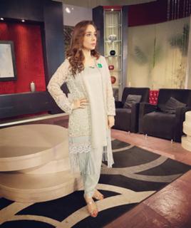 Juggun Kazim feet photo thumbnail