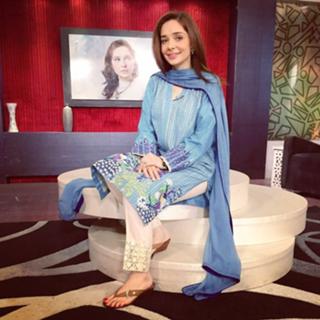 Juggun Kazim feet photo thumbnail