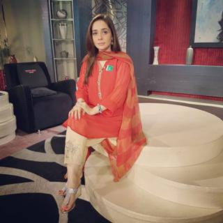 Juggun Kazim feet photo thumbnail