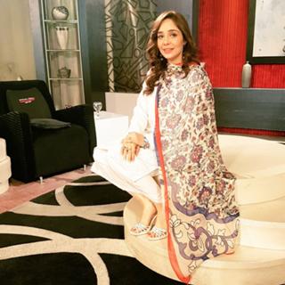 Juggun Kazim feet photo thumbnail