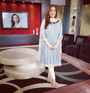 Juggun Kazim feet photo thumbnail