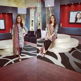 Juggun Kazim feet photo thumbnail