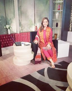 Juggun Kazim feet photo thumbnail