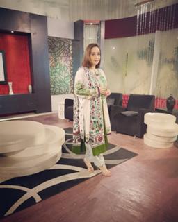 Juggun Kazim feet photo thumbnail