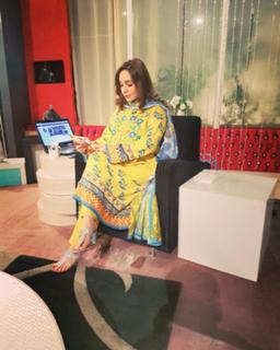 Juggun Kazim feet photo thumbnail