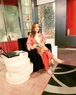 Juggun Kazim feet photo thumbnail