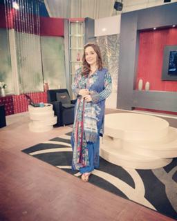 Juggun Kazim feet photo thumbnail