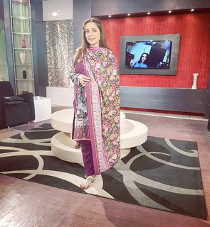 Juggun Kazim feet photo thumbnail