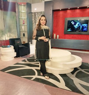 Juggun Kazim feet photo thumbnail