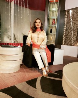 Juggun Kazim feet photo thumbnail