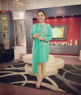 Juggun Kazim feet photo thumbnail