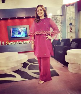 Juggun Kazim feet photo thumbnail