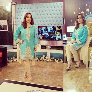 Juggun Kazim feet photo thumbnail