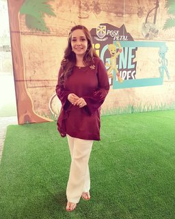 Juggun Kazim feet photo thumbnail