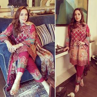 Juggun Kazim feet photo thumbnail