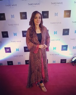 Juggun Kazim feet photo thumbnail